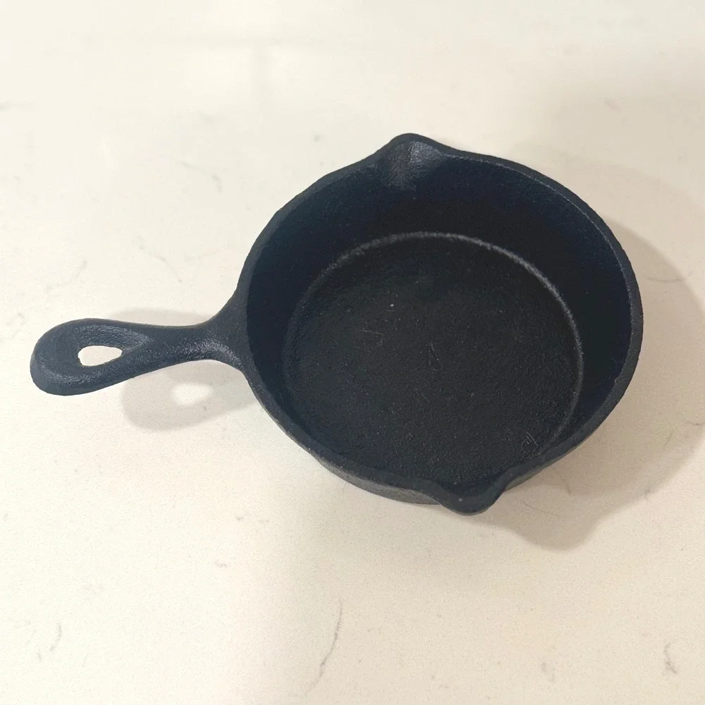 Unbranded miniature cast